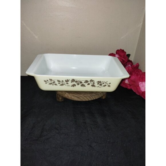 Vintage Pyrex Golden Acorn 575 B Space Saver Baking Dish, 2 Qt, - Picture 13 of 13
